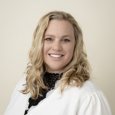 Elsbeth Simoni Headshot
