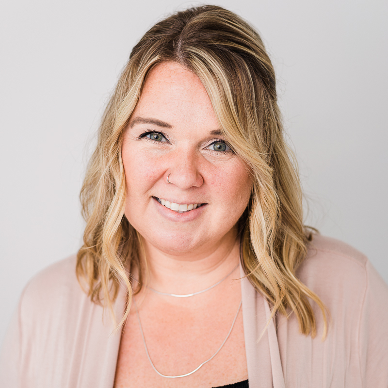 Megan Russis, LICSW Headshot